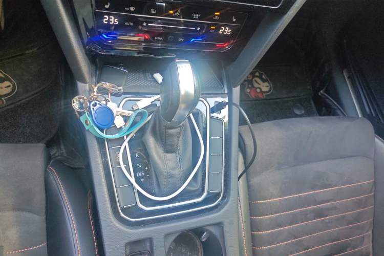 Used Volkswagen Magotan 2021 330TSI DSG 30th Anniversary Edition Gear Lever