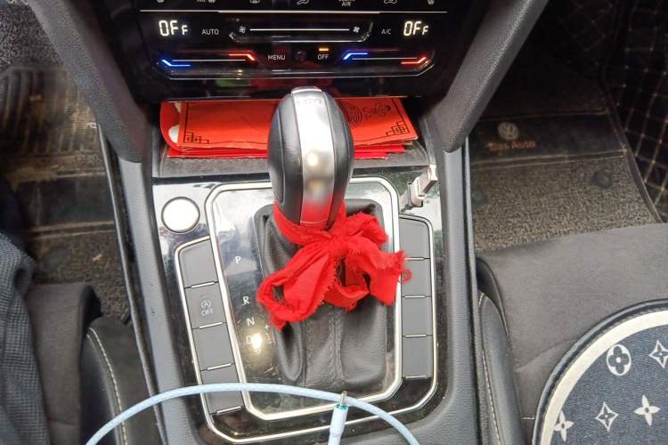 Used Volkswagen Magotan 2021 330TSI DSG 30th Anniversary Edition Gear Lever