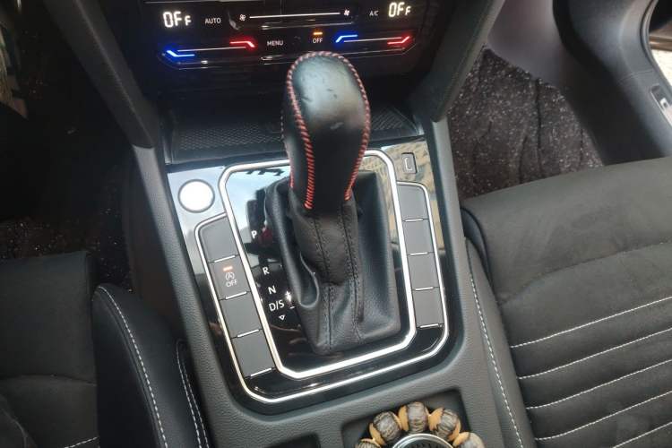 Used Volkswagen Magotan 2021 330TSI DSG 30th Anniversary Edition Gear Lever