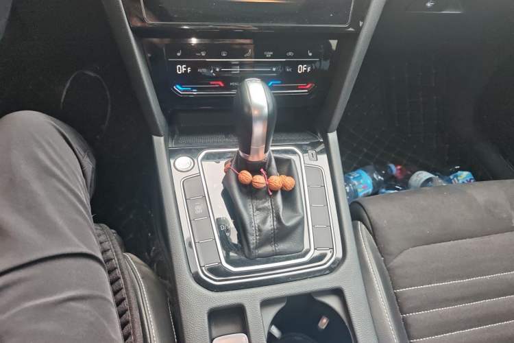 Used Volkswagen Magotan 2021 330TSI DSG 30th Anniversary Edition Gear Lever