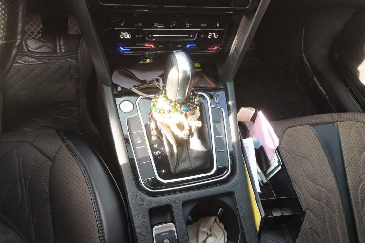 Used Volkswagen Magotan 2021 330TSI DSG 30th Anniversary Edition Gear Lever
