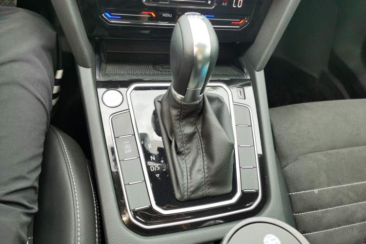 Used Volkswagen Magotan 2021 330TSI DSG 30th Anniversary Edition Gear Lever
