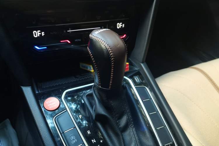 Used Volkswagen Magotan 2021 330TSI DSG 30th Anniversary Edition Gear Lever
