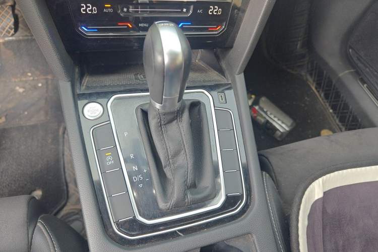 Used Volkswagen Magotan 2021 330TSI DSG 30th Anniversary Edition Gear Lever