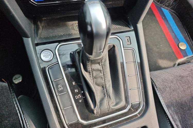 Used Volkswagen Magotan 2021 330TSI DSG 30th Anniversary Edition Gear Lever