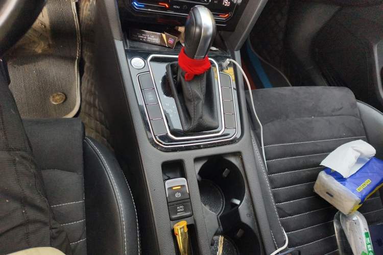 Used Volkswagen Magotan 2021 330TSI DSG 30th Anniversary Edition Gear Lever