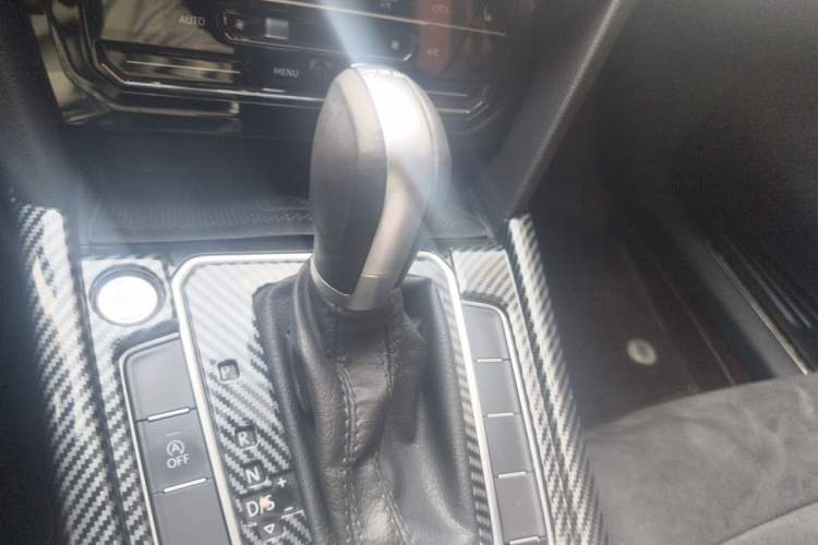 Used Volkswagen Magotan 2021 330TSI DSG 30th Anniversary Edition Gear Lever