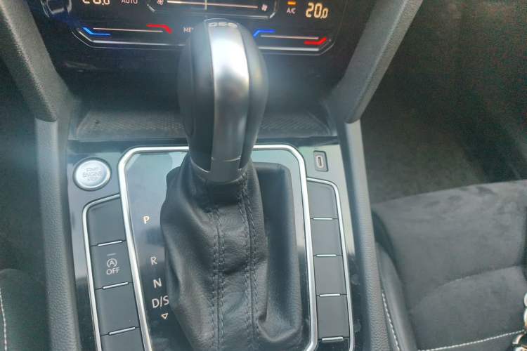 Used Volkswagen Magotan 2021 330TSI DSG 30th Anniversary Edition Gear Lever