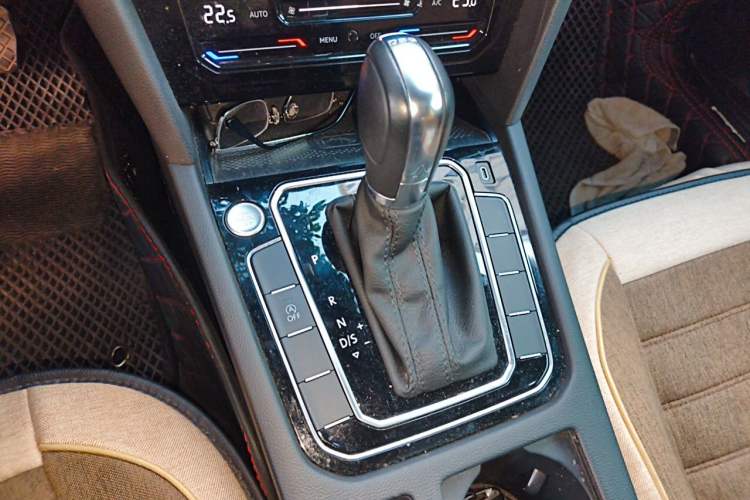Used Volkswagen Magotan 2021 330TSI DSG 30th Anniversary Edition Gear Lever
