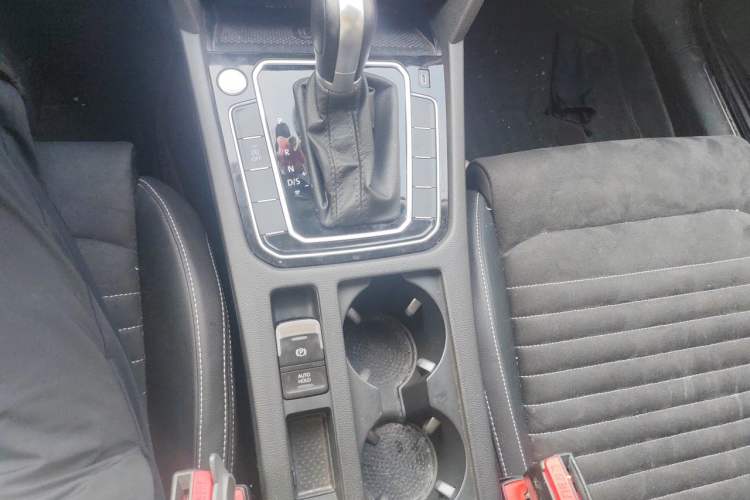 Used Volkswagen Magotan 2021 330TSI DSG 30th Anniversary Edition Gear Lever