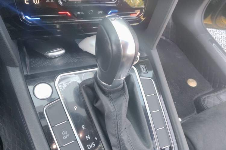 Used Volkswagen Magotan 2021 330TSI DSG 30th Anniversary Edition Gear Lever