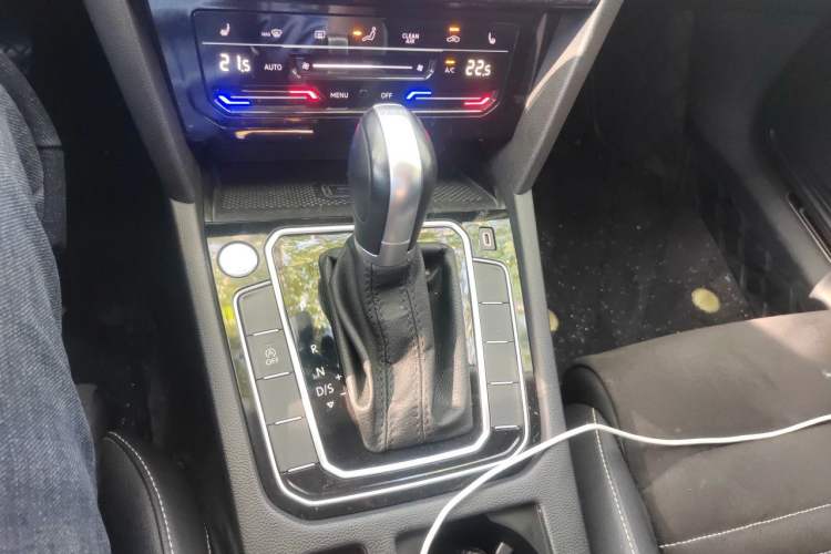 Used Volkswagen Magotan 2021 330TSI DSG 30th Anniversary Edition Gear Lever