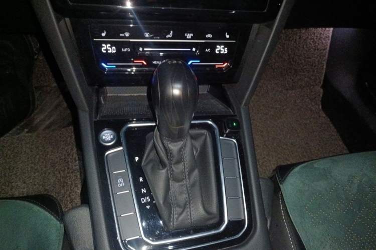 Used Volkswagen Magotan 2021 330TSI DSG 30th Anniversary Edition Gear Lever