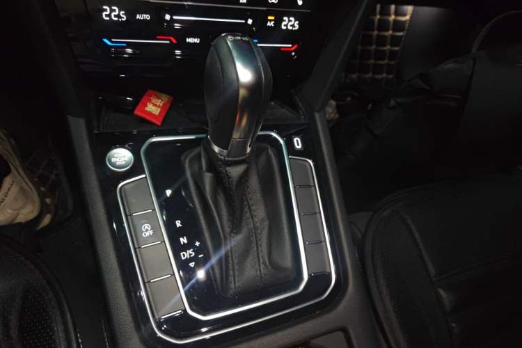 Used Volkswagen Magotan 2021 330TSI DSG 30th Anniversary Edition Gear Lever