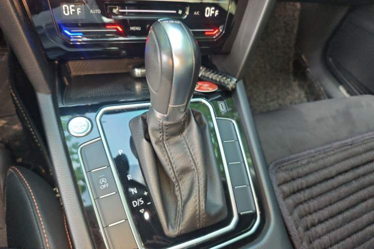 Used Volkswagen Magotan 2021 330TSI DSG 30th Anniversary Edition Gear Lever