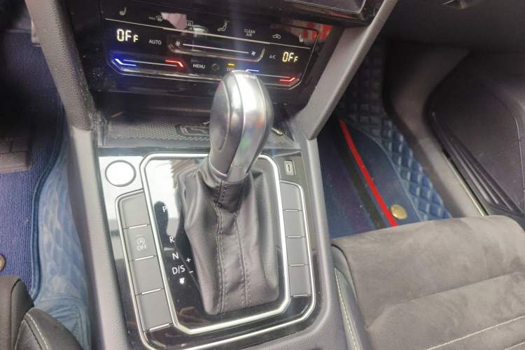 Used Volkswagen Magotan 2021 330TSI DSG 30th Anniversary Edition Gear Lever