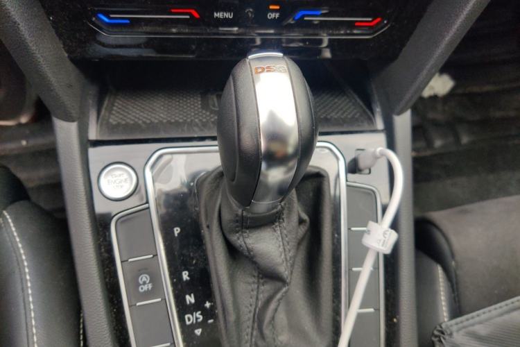 Used Volkswagen Magotan 2021 330TSI DSG 30th Anniversary Edition Gear Lever