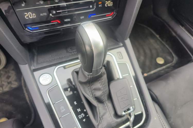 Used Volkswagen Magotan 2021 330TSI DSG 30th Anniversary Edition Gear Lever