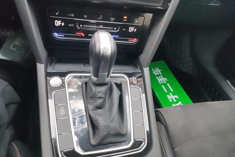 Used Volkswagen Magotan 2021 330TSI DSG 30th Anniversary Edition Gear Lever