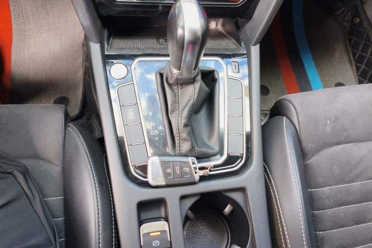 Used Volkswagen Magotan 2021 330TSI DSG 30th Anniversary Edition Gear Lever