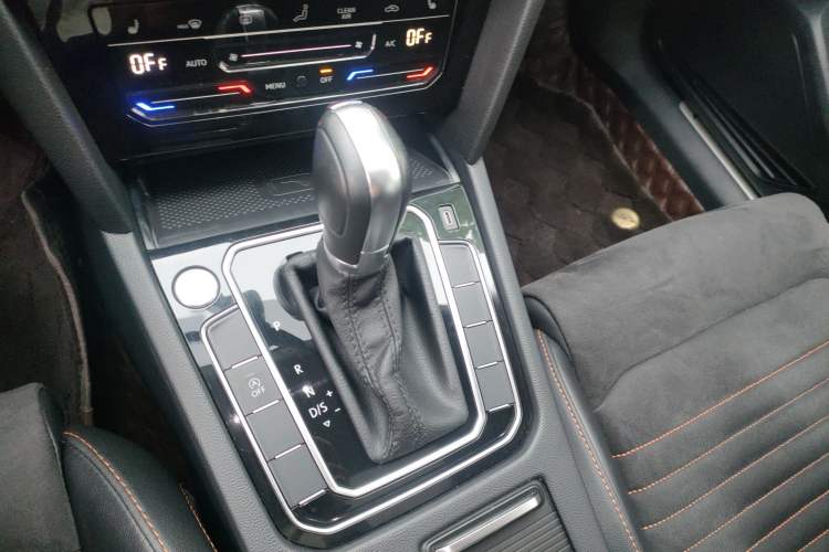 Used Volkswagen Magotan 2021 330TSI DSG 30th Anniversary Edition Gear Lever