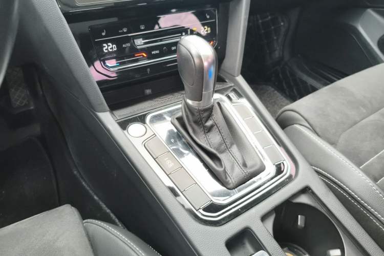 Used Volkswagen Magotan 2021 330TSI DSG 30th Anniversary Edition Gear Lever