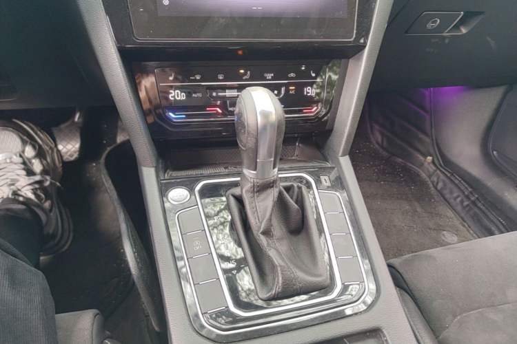 Used Volkswagen Magotan 2021 330TSI DSG 30th Anniversary Edition Gear Lever