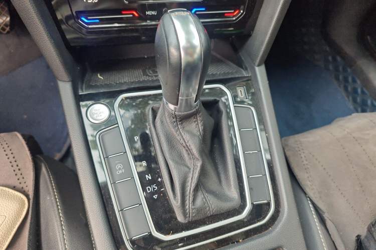 Used Volkswagen Magotan 2021 330TSI DSG 30th Anniversary Edition Gear Lever