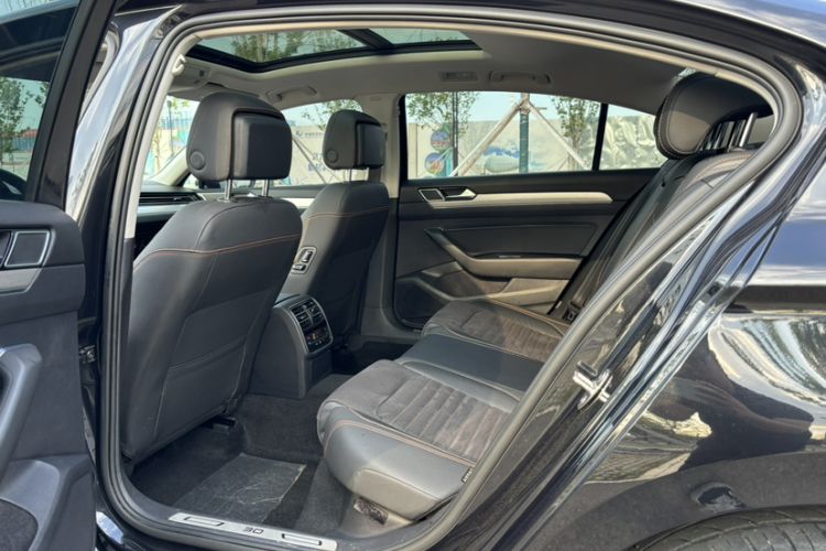 Used Volkswagen Magotan 2021 330TSI DSG 30th Anniversary Edition Interior 1