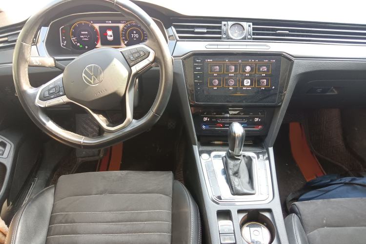 Used Volkswagen Magotan 2021 330TSI DSG 30th Anniversary Edition Interior 2