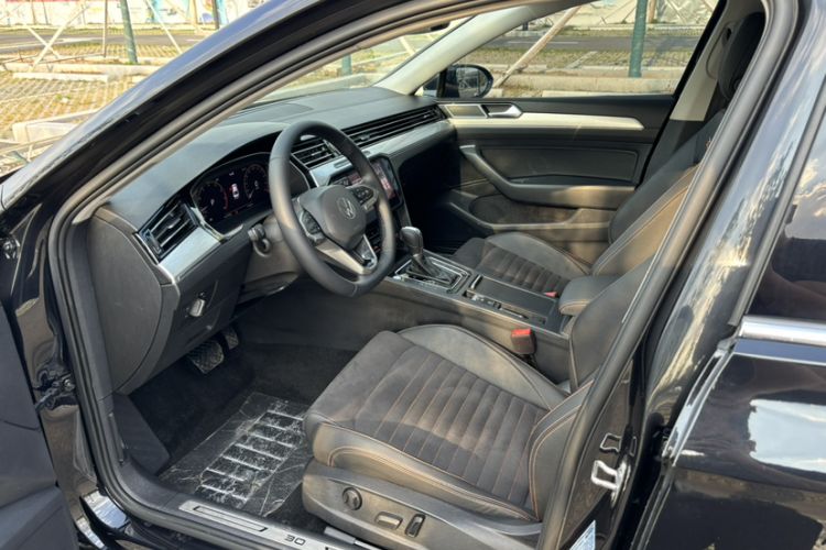 Used Volkswagen Magotan 2021 330TSI DSG 30th Anniversary Edition Interior 2