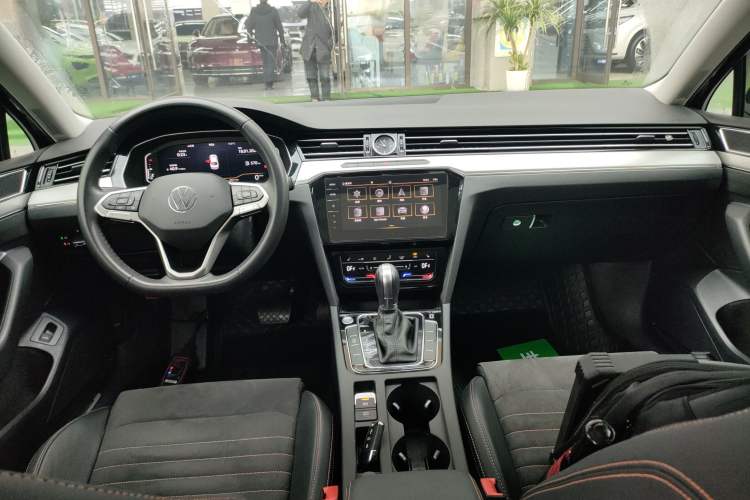 Used Volkswagen Magotan 2021 330TSI DSG 30th Anniversary Edition Interior 2