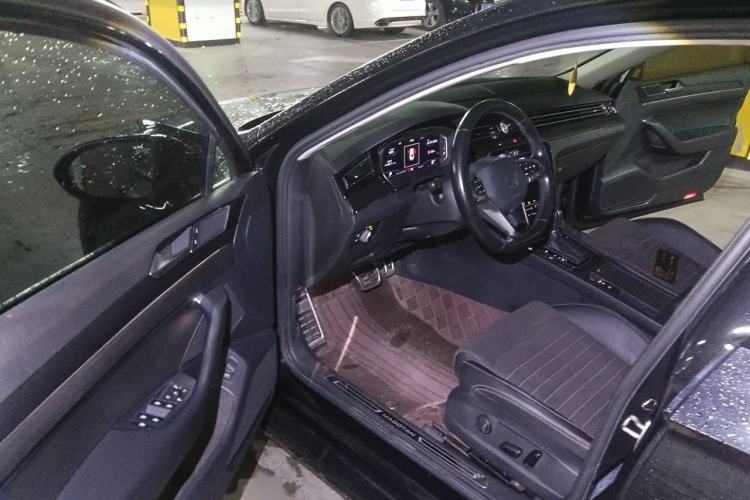 Used Volkswagen Magotan 2021 330TSI DSG 30th Anniversary Edition Interior 3