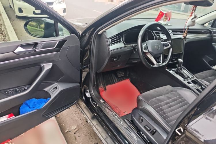 Used Volkswagen Magotan 2021 330TSI DSG 30th Anniversary Edition Interior 3