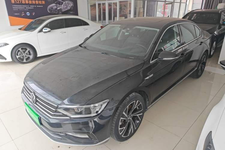 Used Volkswagen Magotan 2021 330TSI DSG 30th Anniversary Edition Guazi used car, China used car export, Used car for sale, Used Volkswagen cars, Cheapest cars for sale