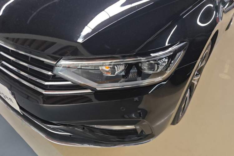 Used Volkswagen Magotan 2021 330TSI DSG 30th Anniversary Edition Left Front Headlight