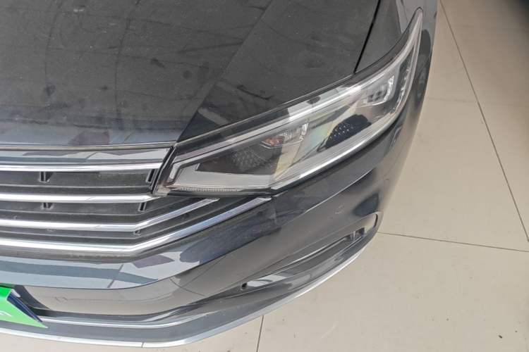 Used Volkswagen Magotan 2021 330TSI DSG 30th Anniversary Edition Left Front Headlight