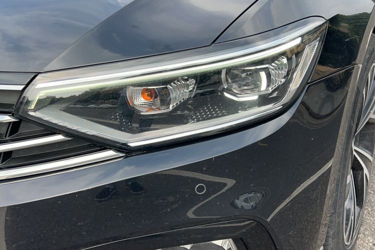 Used Volkswagen Magotan 2021 330TSI DSG 30th Anniversary Edition Left Front Headlight