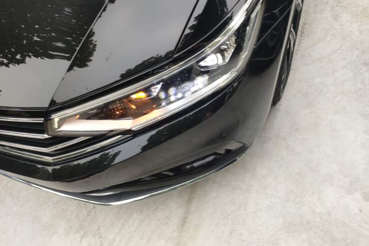 Used Volkswagen Magotan 2021 330TSI DSG 30th Anniversary Edition Left Front Headlight