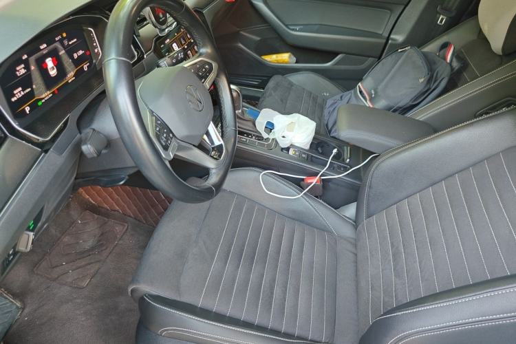 Used Volkswagen Magotan 2021 330TSI DSG 30th Anniversary Edition Left Front Seat