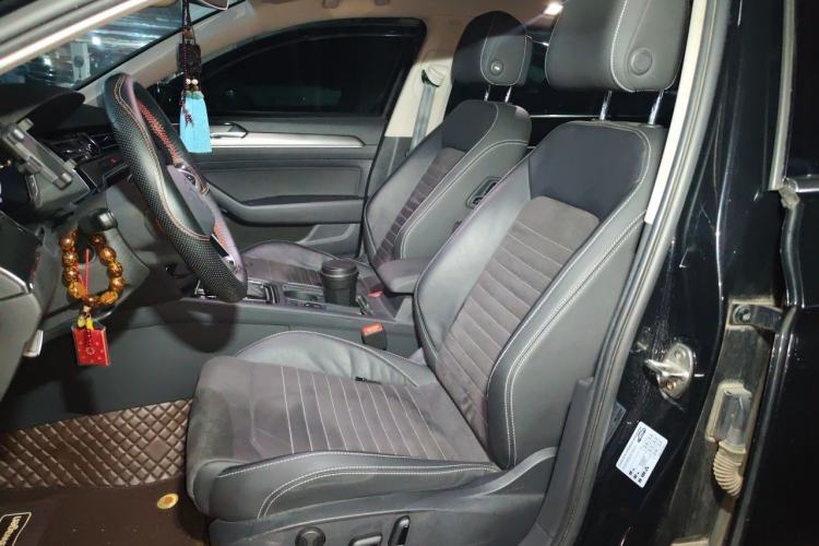 Used Volkswagen Magotan 2021 330TSI DSG 30th Anniversary Edition Left Front Seat