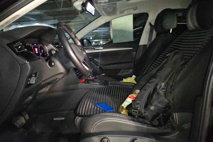 Used Volkswagen Magotan 2021 330TSI DSG 30th Anniversary Edition Left Front Seat