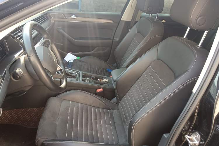Used Volkswagen Magotan 2021 330TSI DSG 30th Anniversary Edition Left Front Seat