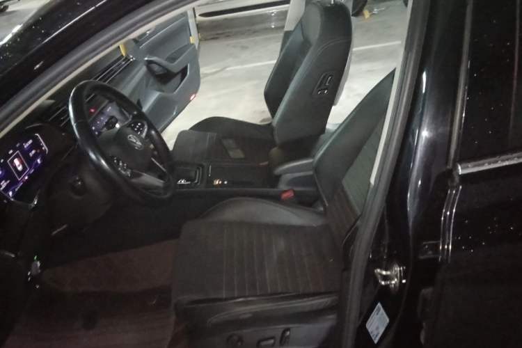 Used Volkswagen Magotan 2021 330TSI DSG 30th Anniversary Edition Left Front Seat
