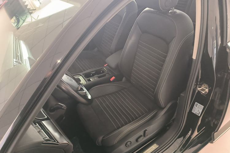 Used Volkswagen Magotan 2021 330TSI DSG 30th Anniversary Edition Left Front Seat