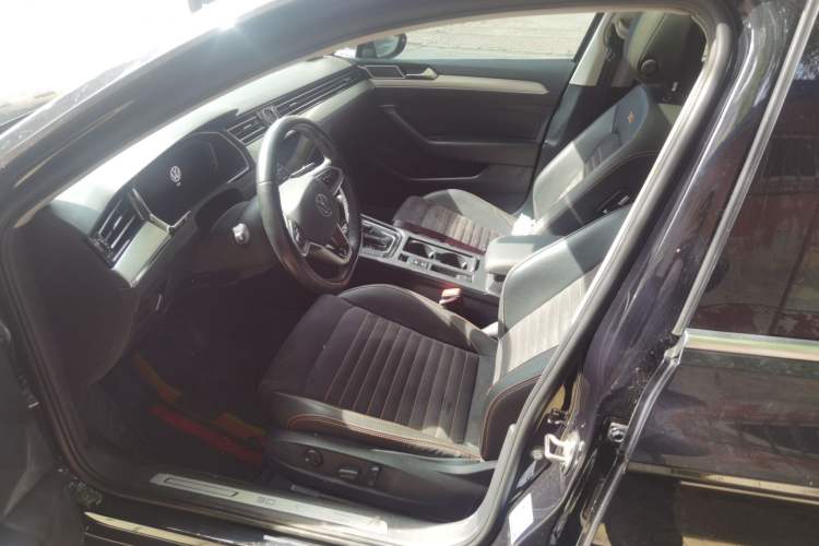 Used Volkswagen Magotan 2021 330TSI DSG 30th Anniversary Edition Left Front Seat