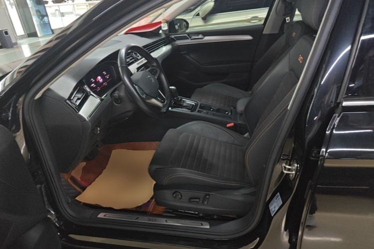 Used Volkswagen Magotan 2021 330TSI DSG 30th Anniversary Edition Left Front Seat