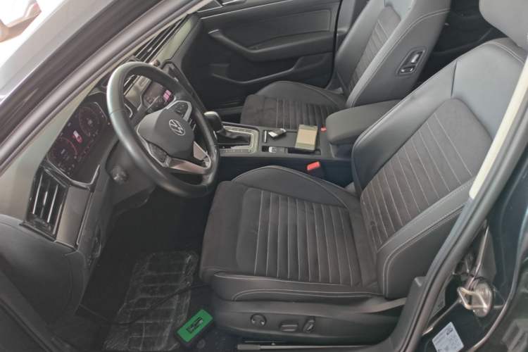 Used Volkswagen Magotan 2021 330TSI DSG 30th Anniversary Edition Left Front Seat