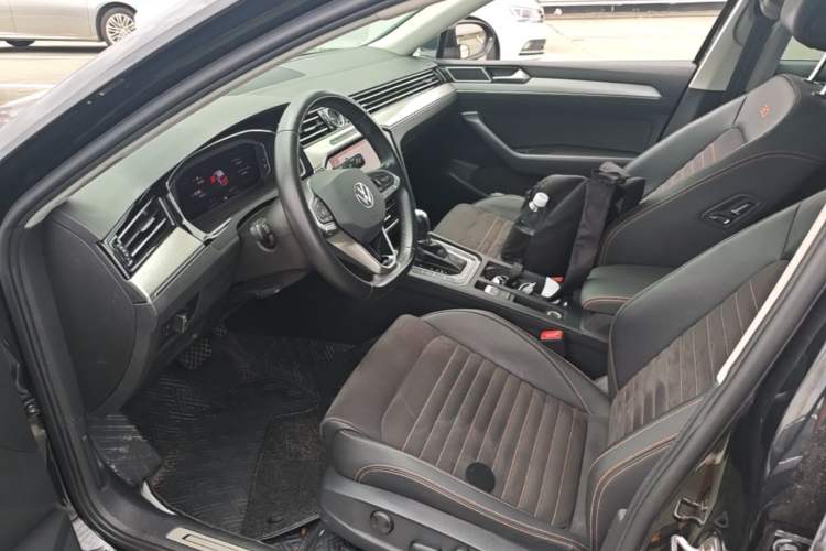 Used Volkswagen Magotan 2021 330TSI DSG 30th Anniversary Edition Left Front Seat