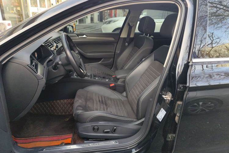 Used Volkswagen Magotan 2021 330TSI DSG 30th Anniversary Edition Left Front Seat